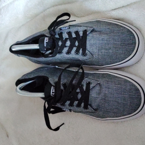 Vans "off the wall" men's size 7 Gray comfortable sneakers. - Picture 2 of 7